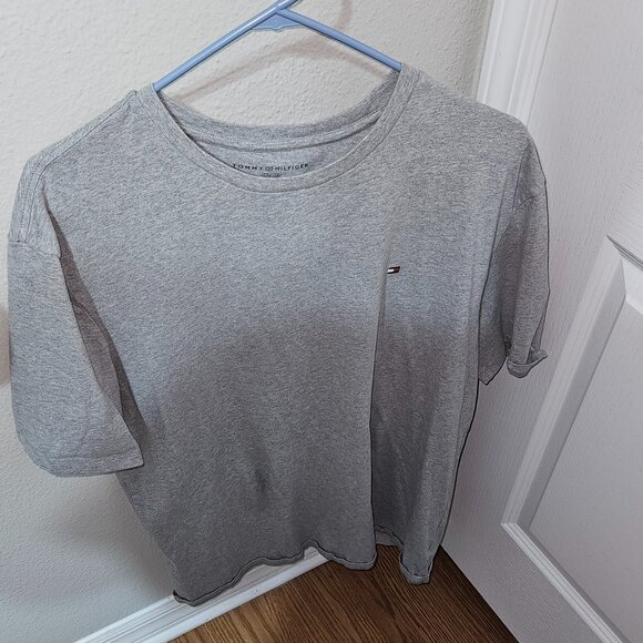 Tommy Hilfiger Gray T-Shirt - Picture 1 of 2